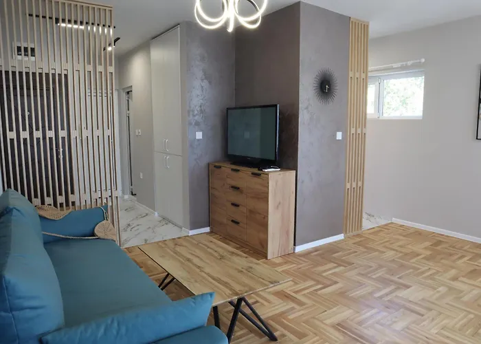 شقة Near To Free *