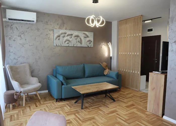 Апартамент Near To Free